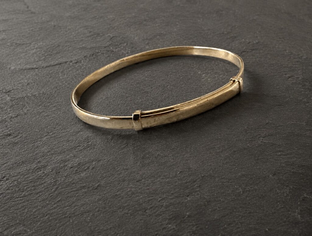 gold-bangle-hinge-repair Gold hinged bangle after repair.